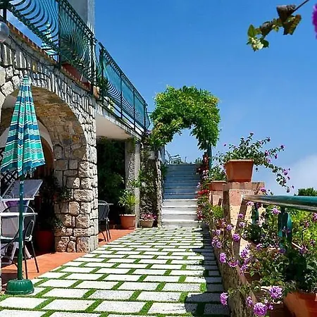Sleeps 5 Pool Wifi