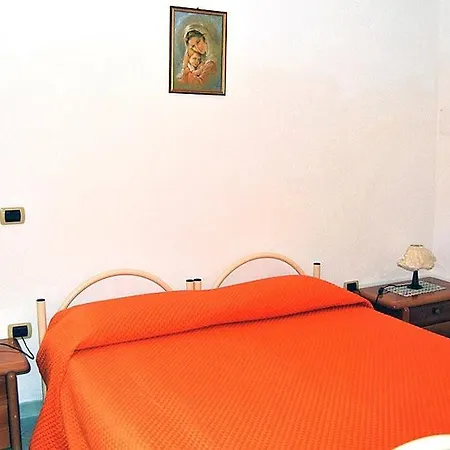 Apartment Sleeps 5 Pool Wifi