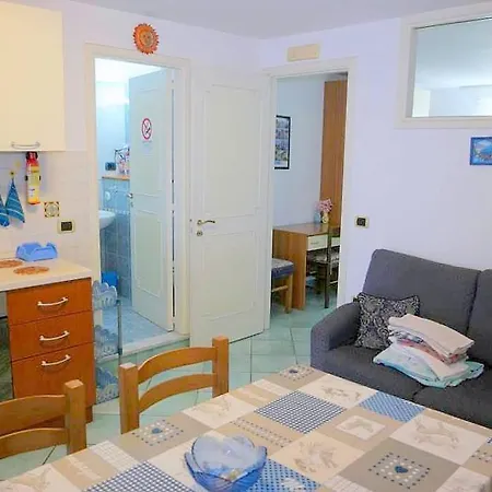 Sleeps 5 Pool Wifi Apartment *