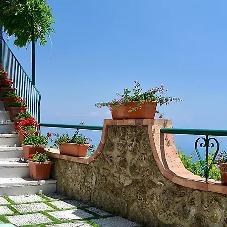 Sleeps 5 Pool Wifi Furore